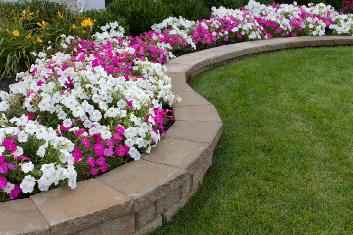 howard-county-property-owners-consider-landscaping-attract-tenants