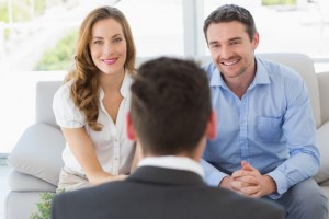 couple-meeting-with-advisor