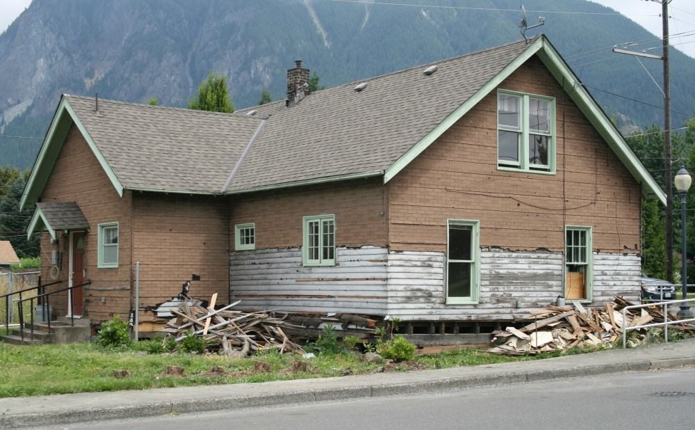 Avoid a Fixer Upper House as a Prospective Rental Property Owner