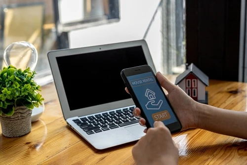 Should Landlords Consider Self-Showing Technology for Their Rentals?