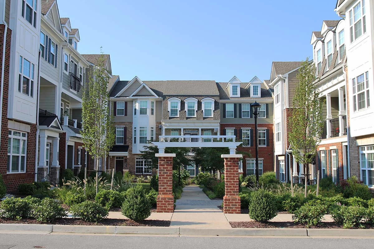 Townhouses in the Richmond suburbs in the sunny summer day | Bay Property Management Group