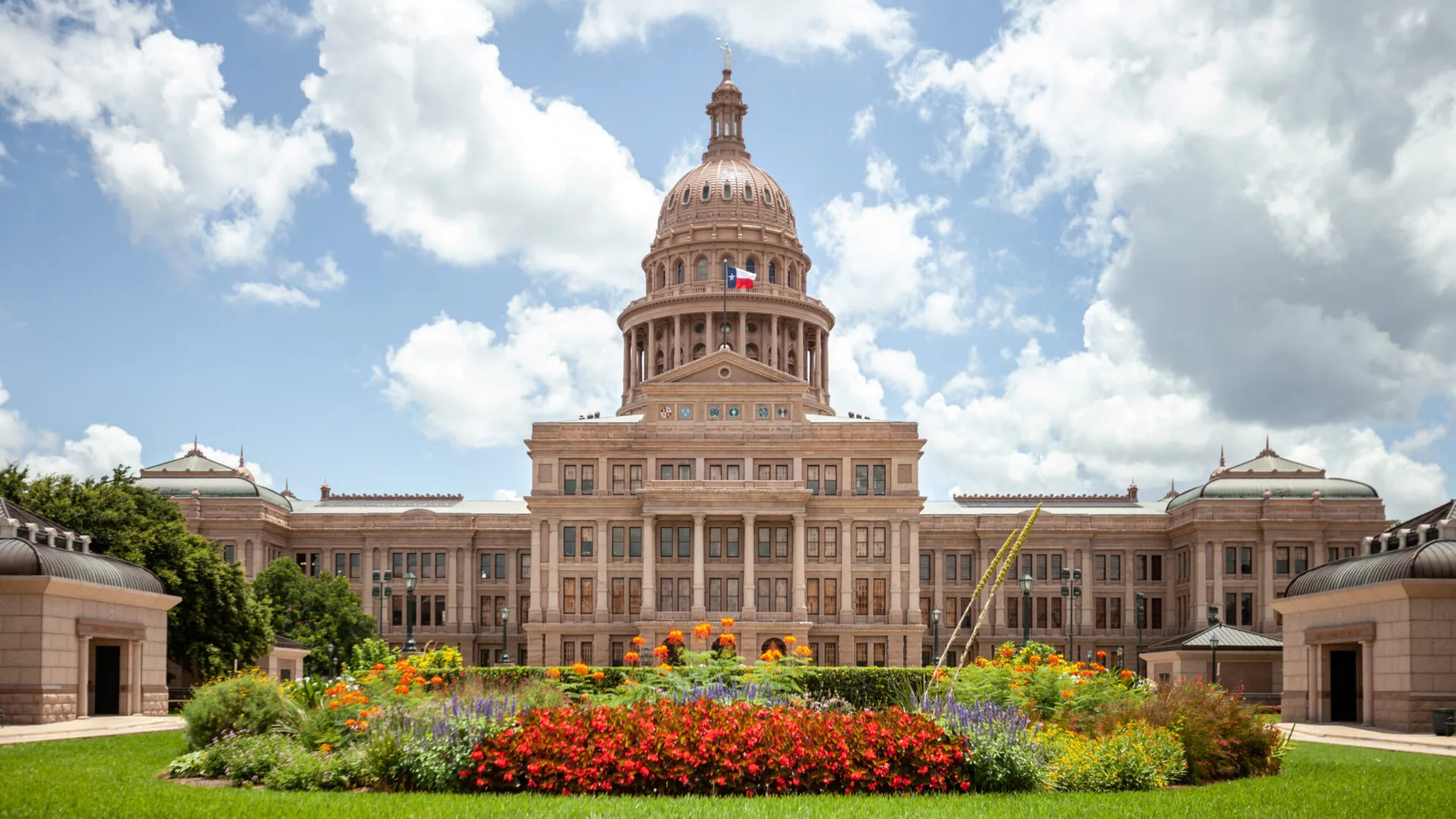 Texas State Capitol in Austin, Texas on a sunny summer day with | Bay Property Management Group